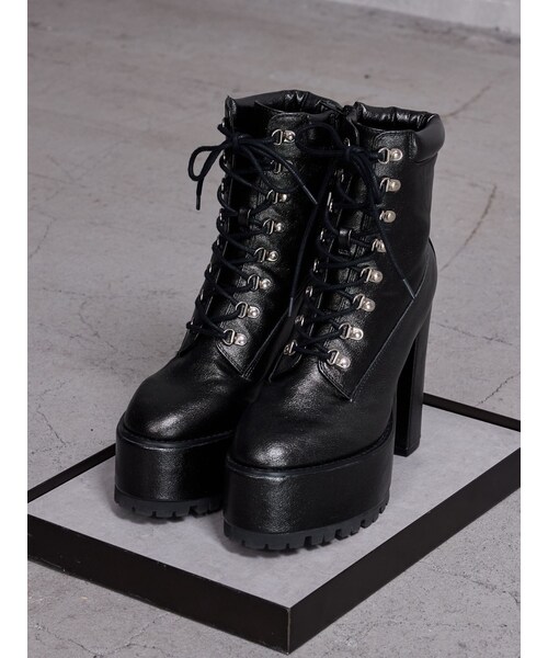 GYDA（ジェイダ）の「shiny lace upタンクソールショートブーツ（ブーツ・レディース・オフホワイト/ブラック・S/M/L）」の4枚目の写真