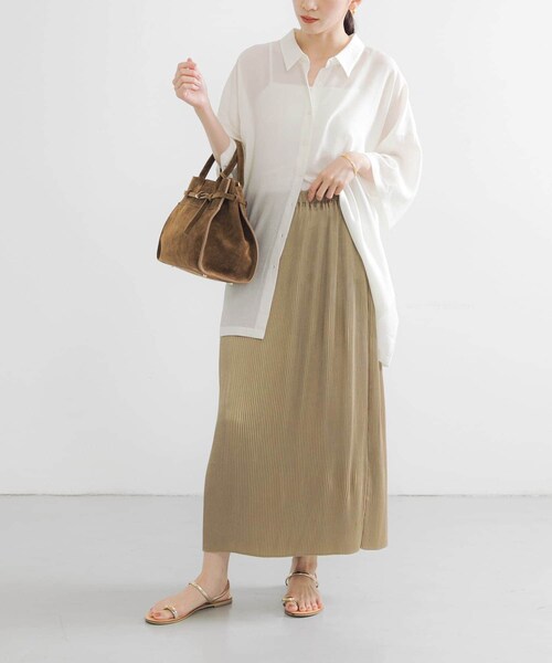 URBAN RESEARCH(アーバンリサーチ)の「サテンプリーツストレートラインスカート(スカート・レディース・BEIGE/KHAKI・FREE)」の9枚目の写真