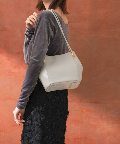 URBAN RESEARCH ROSSO（アーバンリサーチロッソ）の「MARRON BAG（トートバッグ・レディース・goldbrown/softblack/mistywhite・Free）」の6枚目の写真