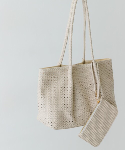 RODE SKO（ロデスコ）の「ポーチ付パンチングミドルトートバッグ（トートバッグ・レディース・IVORY/BROWN・One）」の12枚目の写真