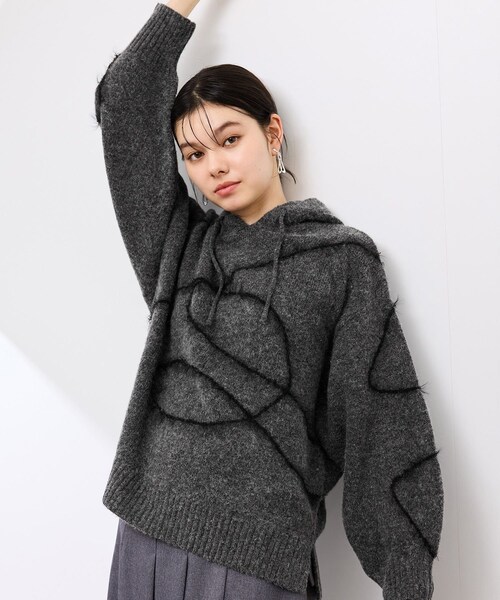 ROPE' PICNIC(ロペピクニック)の「コードリンキングニットフーディ(パーカー・レディース・チャコール/ベージュ・F)」の8枚目の写真