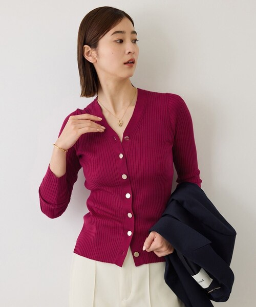 ROPE'（ロペ）の「ワイドリブ金ボタンVネックカーディガン【J'aDoRe・一部店舗限定サイズ】（ニット/セーター・レディース・ブラック/オフホワイト/キャメル/ピンク/ワイン・36/38）」の15枚目の写真