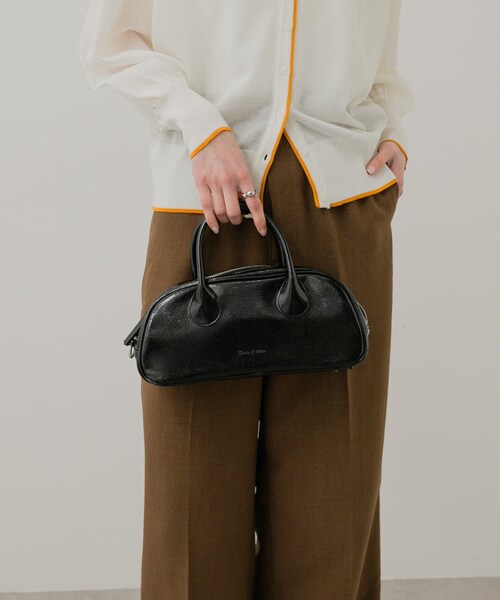 SENSE OF PLACE by URBAN RESEARCH(センスオブプレイスバイアーバンリサーチ)の「ラウンドスクエアボストンバッグ(ボストンバッグ・レディース・IVORY/BLACK/RED・one)」の2枚目の写真