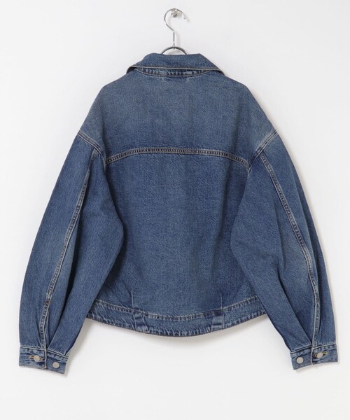 URBAN RESEARCH DOORS（アーバンリサーチドアーズ）の「Levi’s　BALLOON SLEEVE TRCKER（デニムジャケット・レディース・ライトインディゴ・S）」の6枚目の写真