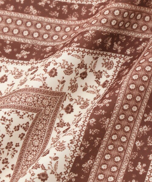 ROPE' PICNIC（ロペピクニック）の「花柄×パターン柄スカーフ 70cm（バンダナ/スカーフ・レディース・ブラック系/ブラウン系・F）」の11枚目の写真