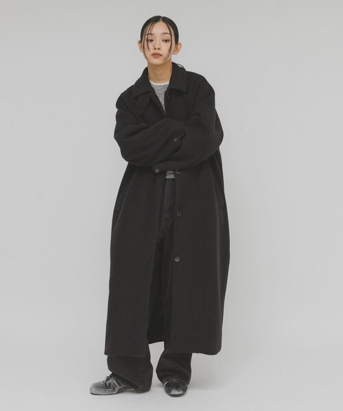 KBF（ケイビーエフ）の「ステンカラーコクーンロングコート（ステンカラーコート・レディース・BROWN/CHARCOAL/BLACK・36/38）」の7枚目の写真