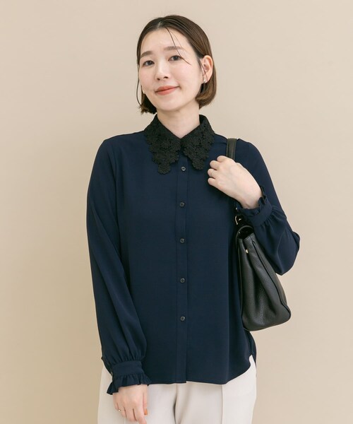 URBAN RESEARCH ROSSO（アーバンリサーチロッソ）の「『WEB/一部店舗限定』レースカラーブラウス（シャツ/ブラウス・レディース・OFF/NAVY・Free）」の21枚目の写真