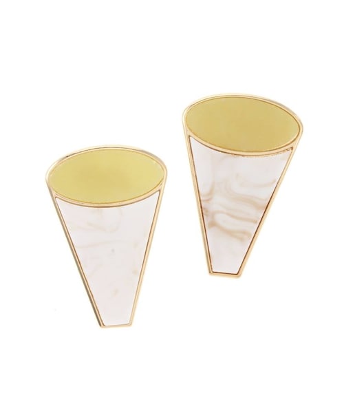 MURUA（ムルーア）の「オーバルシェイプイヤリング（イヤリング・レディース・ベージュ/レッド/ホワイト/マスタード/ブラック・F）」の4枚目の写真