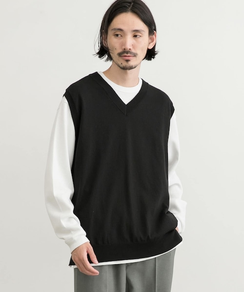 URBAN RESEARCH（アーバンリサーチ）の「ハイゲージVネックベスト（ベスト・メンズ・OFF/BLACK/S/GREEN・M/L）」の2枚目の写真