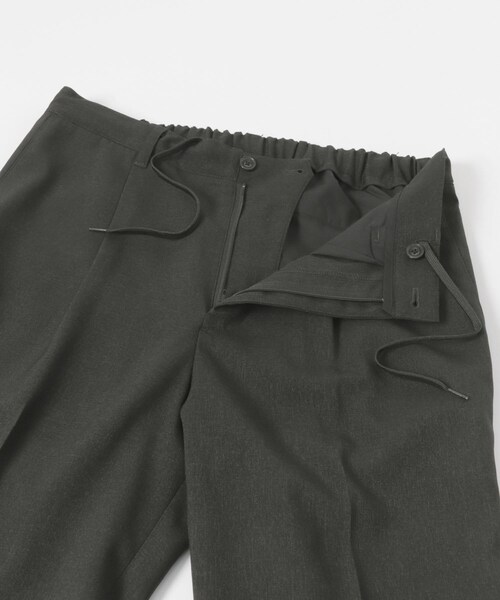 URBAN RESEARCH ROSSO（アーバンリサーチロッソ）の「『セットアップ対応』『防シワ』サマーウール調ストレートスラックス（その他パンツ・メンズ・BEIGE/GRAY/BLACK・M/L）」の13枚目の写真