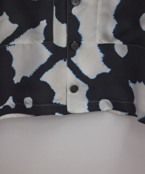 ADAM ET ROPE'(アダムエロペ)の「【BANANATIME(バナナタイム)】CROPPED HAWAIIAN SHIRT / クロップドハワイアンシャツ(シャツ/ブラウス・レディース・キナリ系/ネイビー系・S)」の8枚目の写真