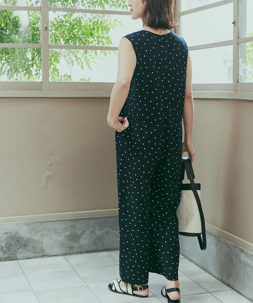 URBAN RESEARCH DOORS(アーバンリサーチドアーズ)の「リネンレーヨンドットオールインワン(サロペット/オーバーオール・レディース・NATURAL/BLACK・S/M)」の7枚目の写真