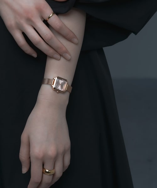 URBAN RESEARCH(アーバンリサーチ)の「decor『デコール』 MeshBeltWatch(アナログ腕時計・レディース・Silver/RoseGold・-)」の2枚目の写真