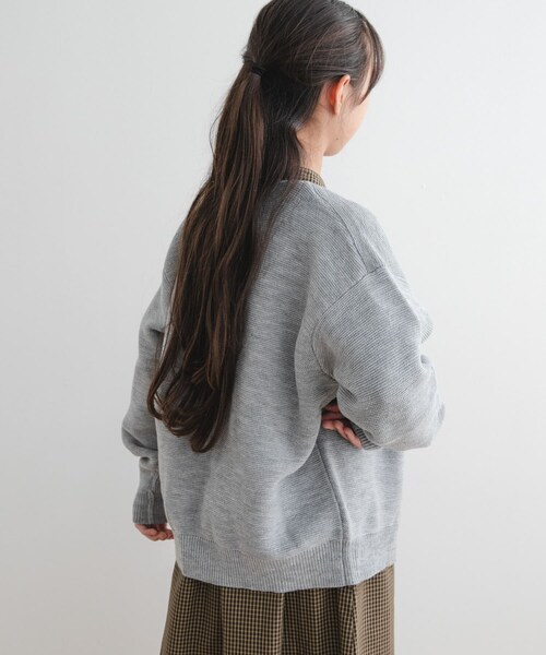 URBAN RESEARCH DOORS(アーバンリサーチドアーズ)の「『WEB/一部店舗限定』『別注』PENNEYS×DOORS THE FOX Vネックカーディガン(KIDS)(カーディガン/ボレロ・キッズ・RED/BLUE/TOP GRAY・150)」の9枚目の写真