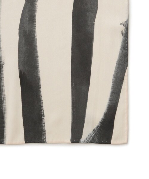 ADAM ET ROPE'（アダムエロペ）の「DOMY DIRECT print scarf（バンダナ/スカーフ・レディース・ブラック/グリーン・F）」の20枚目の写真