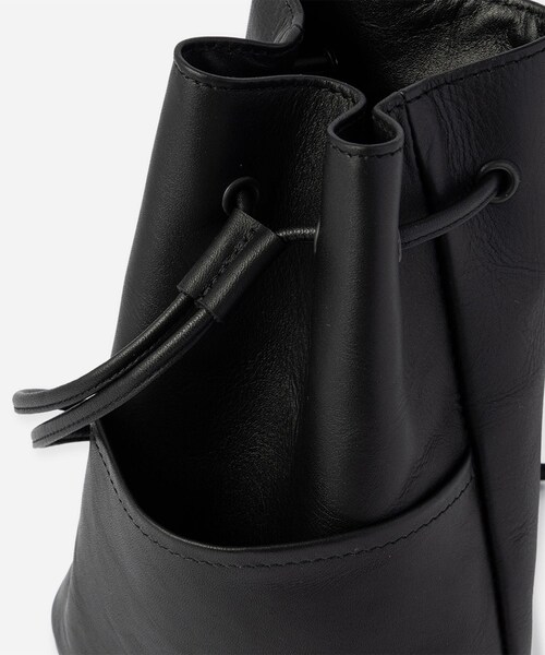 Saturdays NYC(サタデーズ ニューヨークシティ )の「SNYC Drawstring Bag(ハンドバッグ・レディース・ブラック・F)」の16枚目の写真