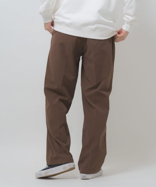 ITEMS URBANRESEARCH（アイテムズ アーバンリサーチ）の「『セットアップ対応』ヨウリュウ1-tuckテーパードパンツ（その他パンツ・メンズ・NVY/BRN/BLK・M/L）」の20枚目の写真