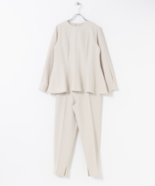 URBAN RESEARCH ROSSO（アーバンリサーチロッソ）の「『WEB/一部店舗限定』『SHORT/TALLサイズあり』ペプラムブラウス+テーパードパンツ（セットアップ・レディース・ECRU/NAVY・Short/36/38/TALL）」の11枚目の写真