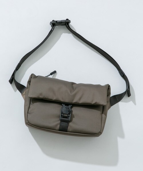 RODE SKO（ロデスコ）の「撥水フィドロックショルダーバッグ S（ショルダーバッグ・メンズ・BLACK/KHAKI・S）」の2枚目の写真