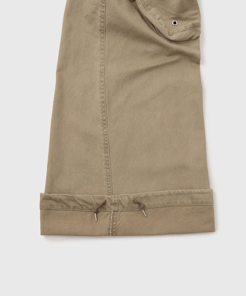 ADAM ET ROPE'(アダムエロペ)の「【NVRFRGT/ネヴァーフォーゲット】3D TWISTED CARGO PANTS(カーゴパンツ・メンズ・ブラック/ベージュ・1/2)」の11枚目の写真