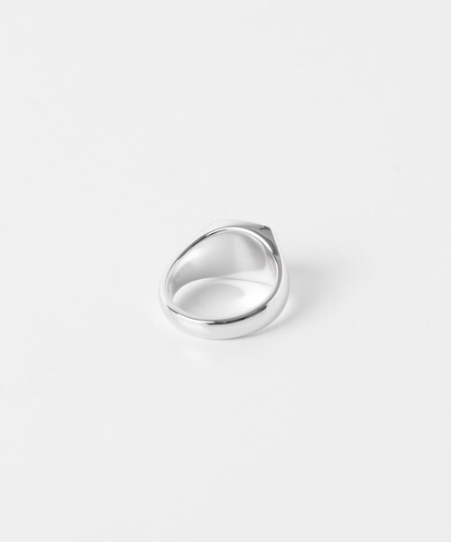 URBAN RESEARCH(アーバンリサーチ)の「TOM WOOD Kay Ring Larvikite(リング・メンズ・SILVER・58/60)」の4枚目の写真