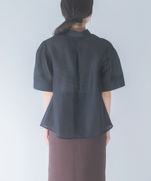URBAN RESEARCH ROSSO（アーバンリサーチロッソ）の「シアーオーガンジーフォルムシャツ（シャツ/ブラウス・レディース・BLACK/OFF WHITE・Free）」の10枚目の写真