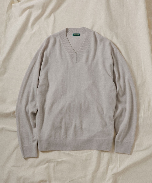 ADAM ET ROPE'（アダムエロペ）の「【WILD LIFE TAILOR】CASHMERE MIX V NECK PO（ニット/セーター・メンズ・グレー/ダークグリーン・L/M）」の2枚目の写真