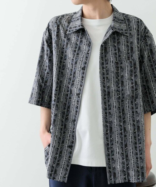 ITEMS URBANRESEARCH(アイテムズ アーバンリサーチ)の「リーフプリントオープンカラー半袖シャツ(シャツ/ブラウス・メンズ・BEG/BRN/BLK・M/L)」の22枚目の写真