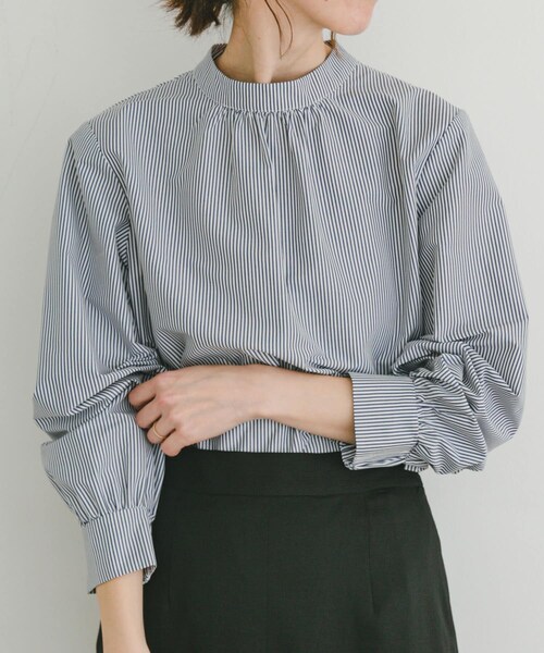 ITEMS URBANRESEARCH（アイテムズ アーバンリサーチ）の「ハイネックブラウス（シャツ/ブラウス・レディース・SRP/BLK/OFF・FREE）」の4枚目の写真