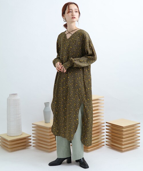 SENSE OF PLACE by URBAN RESEARCH(センスオブプレイスバイアーバンリサーチ)の「カラーダップルドットプリントシャツ(シャツ/ブラウス・レディース・BLACK/GREEN・FREE)」の13枚目の写真
