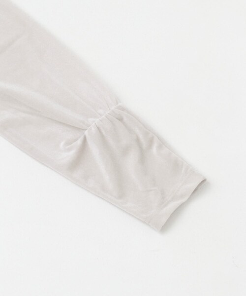 URBAN RESEARCH ROSSO（アーバンリサーチロッソ）の「シアーベロアスリットデザインカットソー（Tシャツ/カットソー・レディース・BLACK/GREIGE/L.MINT・FREE）」の22枚目の写真