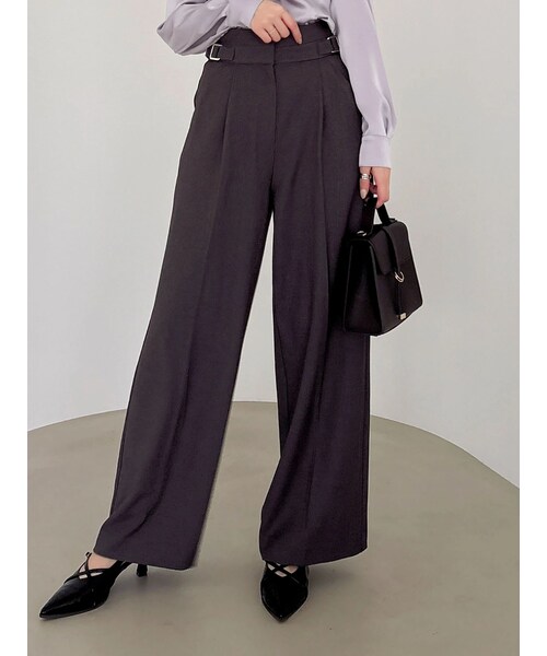 dazzlin（ダズリン）の「【久間田琳加コラボ】サイドベルトストレートスラックスパンツ（スラックス・レディース・アイボリー/チャコールグレー・S/M）」の12枚目の写真