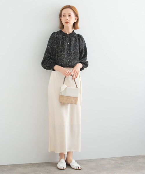 URBAN RESEARCH ROSSO（アーバンリサーチロッソ）の「リップルサテンスカート（スカート・レディース・ivory/emerald・36/38）」の10枚目の写真