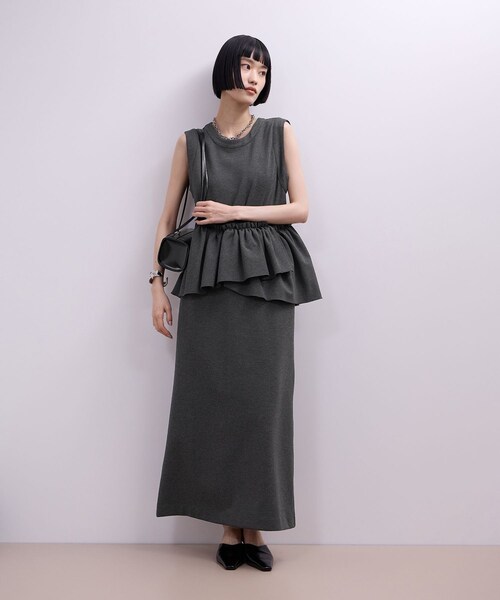 ADAM ET ROPE'(アダムエロペ)の「【WEB限定】ペプラムロングワンピース(ワンピース・レディース・ブラック/チャコール/ブラウン・F)」の12枚目の写真