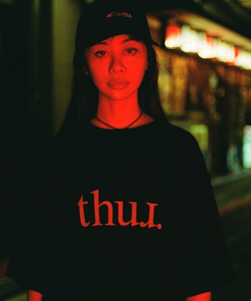 URBAN RESEARCH(アーバンリサーチ)の「thur. logo SHORT-SLEEVE T-SHIRTS(Tシャツ/カットソー・メンズ・BLACK・M/L/XL)」の4枚目の写真