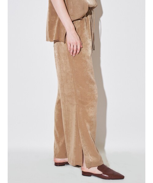 ELENDEEK（エレンディーク）の「SATIN RELAX PT（その他パンツ・レディース・オフホワイト/ブラック/キャメル・F）」の12枚目の写真