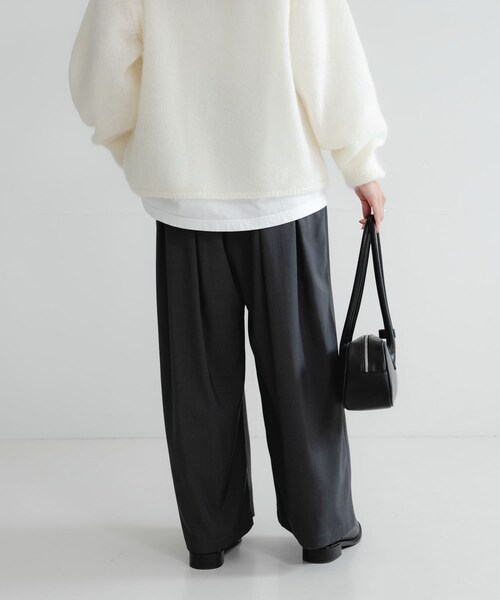 URBAN RESEARCH(アーバンリサーチ)の「ストレッチタックギャザーワイドパンツ(その他パンツ・レディース・OFF WHITE/BLUE/CHARCOAL・36/38)」の22枚目の写真
