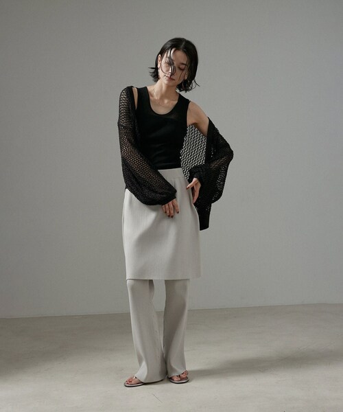 ADAM ET ROPE'（アダムエロペ）の「nu=layerスクープネックタンクトップ（タンクトップ・レディース・ブラック/ライトグレー/ホワイト/レッド・F）」の8枚目の写真