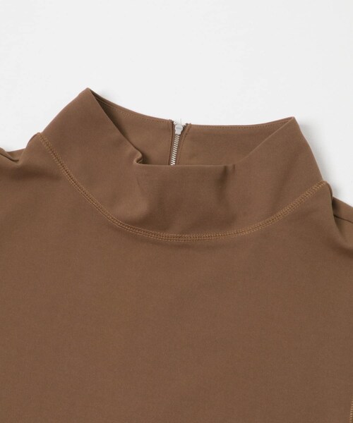 URBAN RESEARCH ROSSO（アーバンリサーチロッソ）の「ELENDEEK　OFF NECK CUT AND SEWN（Tシャツ/カットソー・レディース・O.WHT/BLK/BRN・Free）」の21枚目の写真