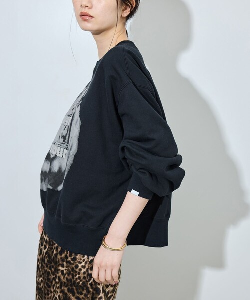 ADAM ET ROPE'（アダムエロペ）の「【Oblada(オブラダ)】別注 TIGER SWEAT（スウェット・レディース・ブラウン/ネイビー・F）」の13枚目の写真