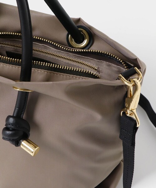 URBAN RESEARCH ROSSO（アーバンリサーチロッソ）の「VIOLA d’ORO　BIANCA　S（トートバッグ・レディース・BLKBLK/TAUPEBLK/BLKTAUPE/DENIMDENIM/ICEGRAY/TAUPEAZZUR・S）」の22枚目の写真