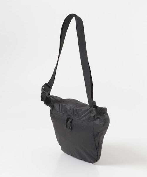 URBAN RESEARCH（アーバンリサーチ）の「GOLDWIN　Rip-stop Sacoche Bag（ショルダーバッグ・メンズ・BK/CH・Free）」の5枚目の写真