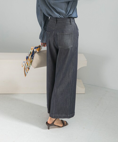 URBAN RESEARCH ROSSO（アーバンリサーチロッソ）の「ピンタックストレッチワイドデニムパンツ（デニムパンツ・レディース・INDIGO・36/38）」の5枚目の写真