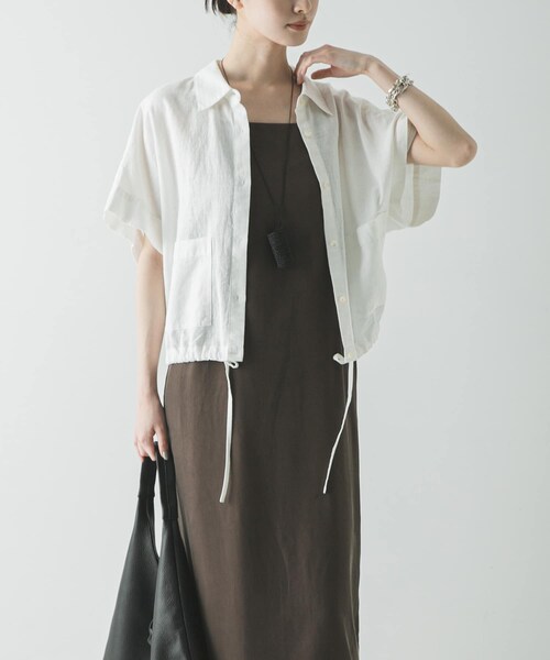 URBAN RESEARCH(アーバンリサーチ)の「ラミーレーヨンハーフスリーブシャツ(シャツ/ブラウス・レディース・NAVY/YEL BEIGE/WHITE・Free)」の7枚目の写真