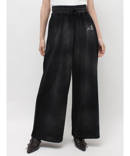 EVRIS（エヴリス）の「パウダースウェットワイドパンツ【セットアップ着用可能】（スウェットパンツ・レディース・アイボリー/ブラック/レッド/ブラウン・F）」の2枚目の写真