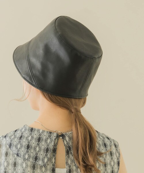 SMELLY（スメリー）の「フロントラインフェイクレザーハット（ハット・レディース・BLK/IVO・-）」の17枚目の写真
