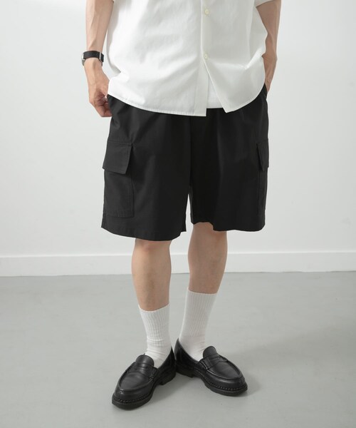 ITEMS URBANRESEARCH（アイテムズ アーバンリサーチ）の「ウエストイージーポリカーゴショーツ（その他パンツ・メンズ・BLK/IVO/KHK・S/M/L）」の18枚目の写真