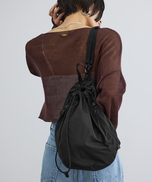 ADAM ET ROPE'（アダムエロペ）の「【WEB限定】2WAYナップサック / 撥水（バックパック/リュック・レディース・ブラック/ベージュ系・F）」の10枚目の写真