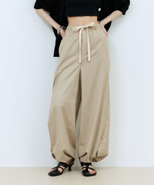 ADAM ET ROPE'（アダムエロペ）の「【WEB限定】サイドスリットパンツ（その他パンツ・レディース・ブラック/ベージュ系・34/36/38）」の10枚目の写真