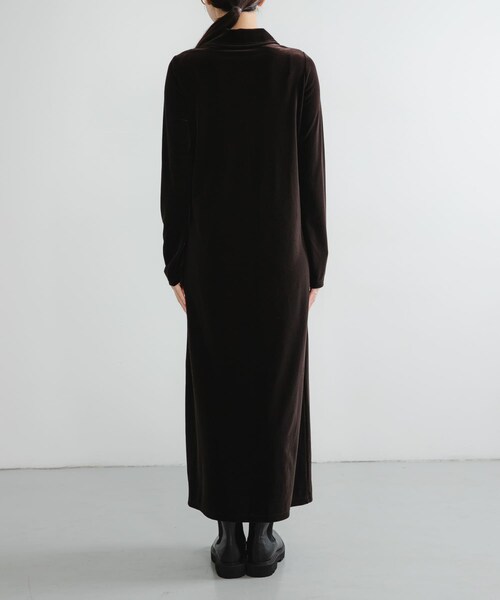 URBAN RESEARCH(アーバンリサーチ)の「ベロアシャツカラーワンピース(ワンピース・レディース・BEIGE/BROWN・FREE)」の4枚目の写真
